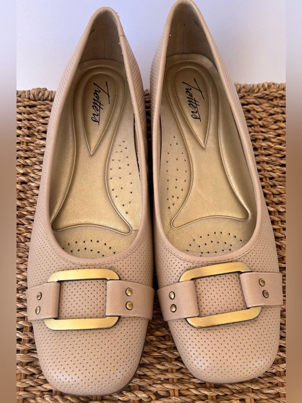 Trotters Women’s Sizzle‎ Signature Flats Perforated Leather Upper Size 10N